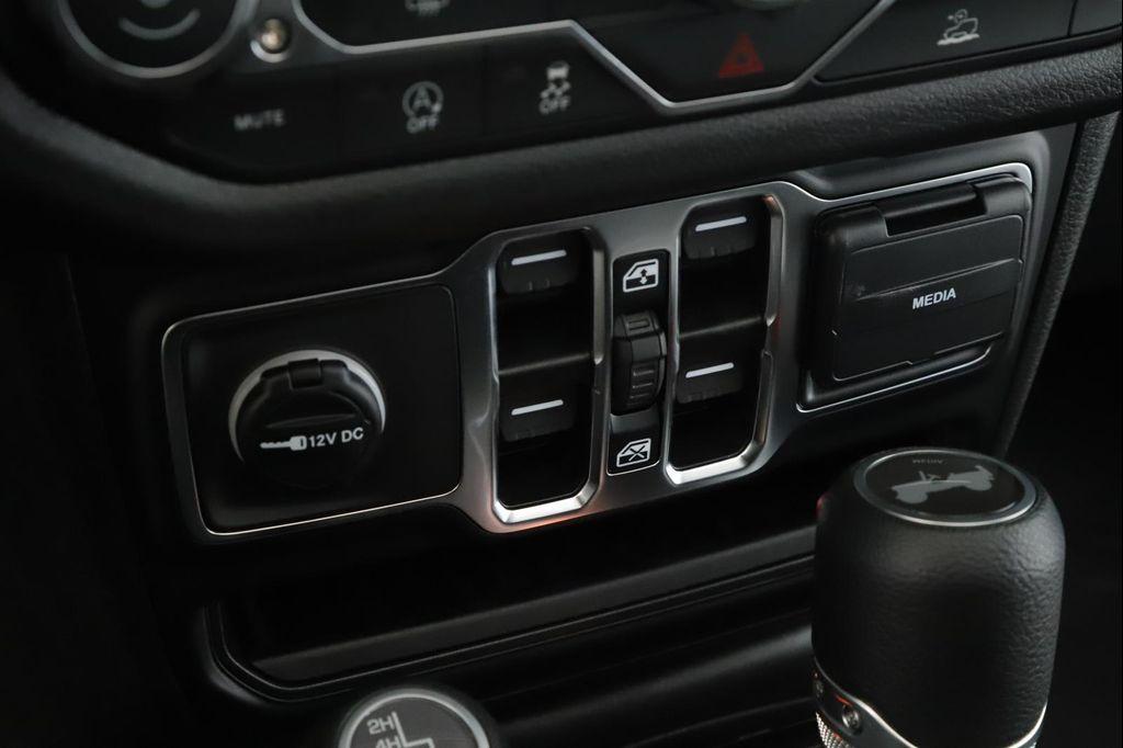 new 2025 Jeep Wrangler car