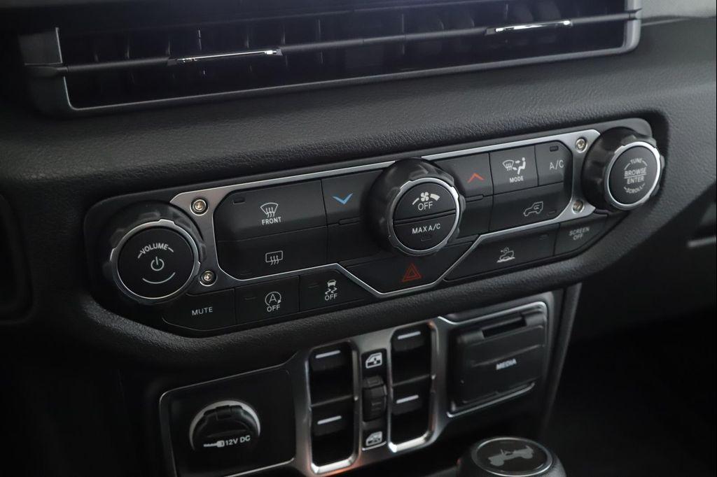 new 2025 Jeep Wrangler car