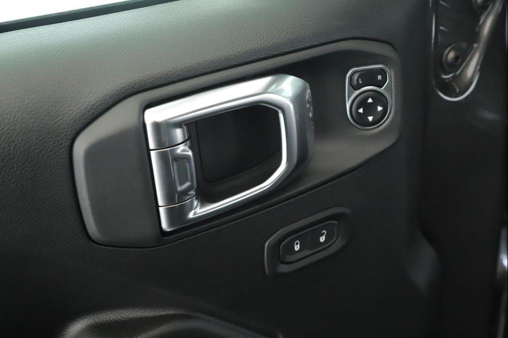 new 2025 Jeep Wrangler car
