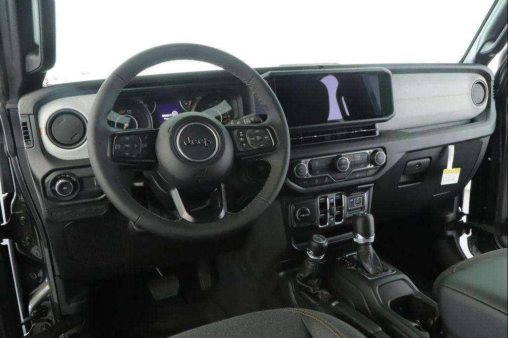 new 2025 Jeep Wrangler car