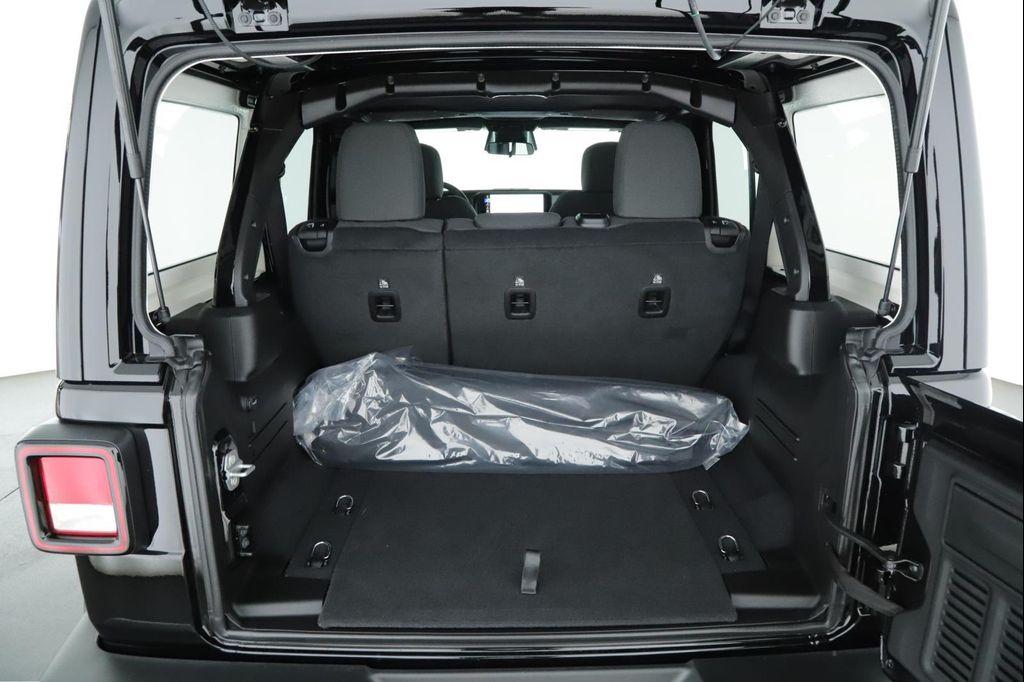 new 2025 Jeep Wrangler car