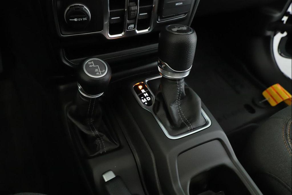 new 2025 Jeep Wrangler car