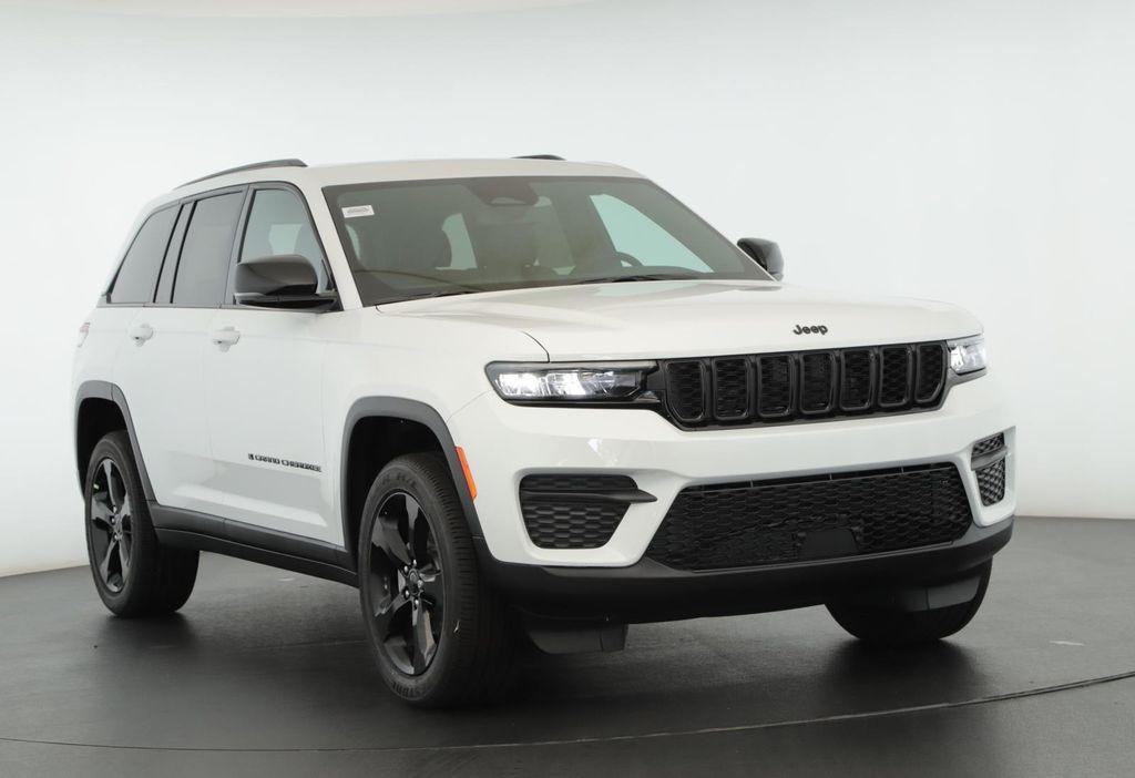 new 2025 Jeep Grand Cherokee car