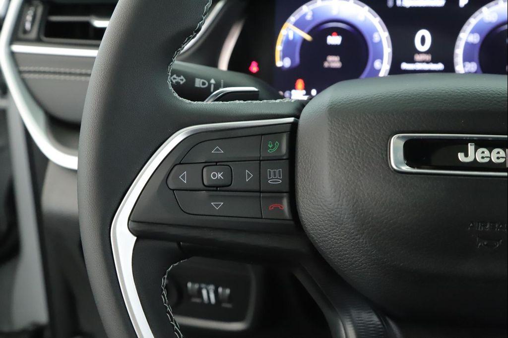 new 2025 Jeep Grand Cherokee car