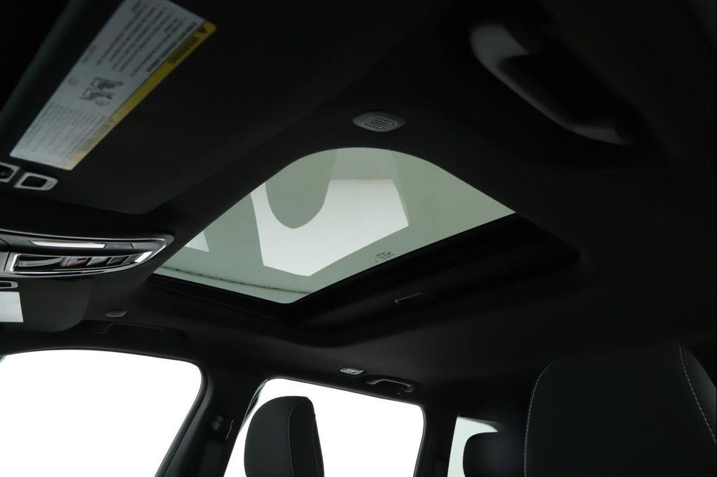 new 2025 Jeep Grand Cherokee car