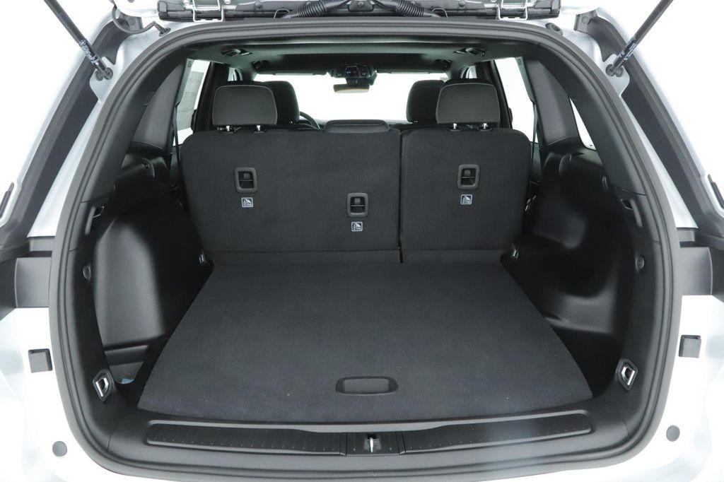 new 2025 Jeep Grand Cherokee car