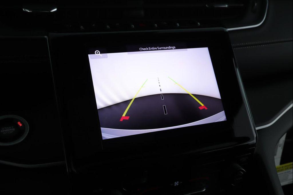 new 2025 Jeep Grand Cherokee car