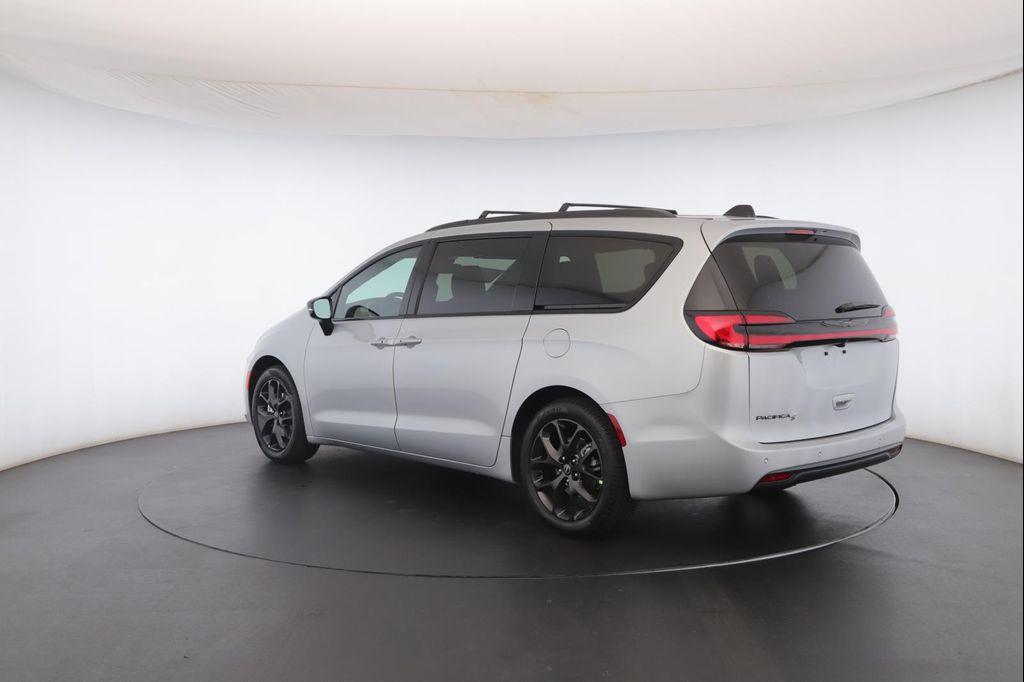 new 2026 Chrysler Pacifica car