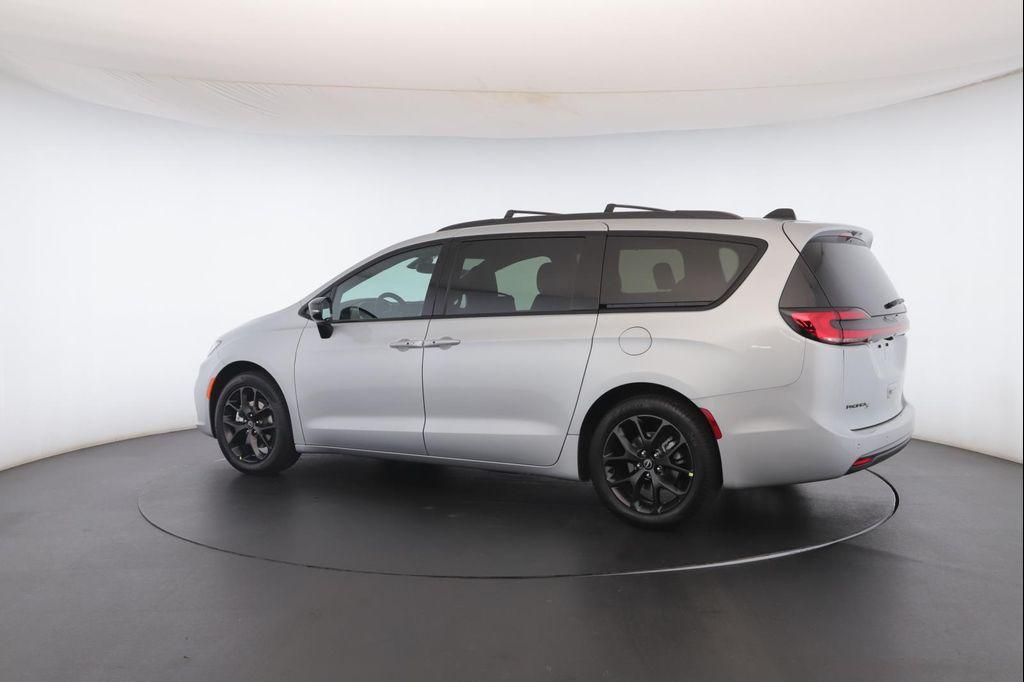 new 2026 Chrysler Pacifica car