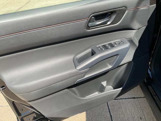 new 2025 Nissan Pathfinder car, priced at $45,074