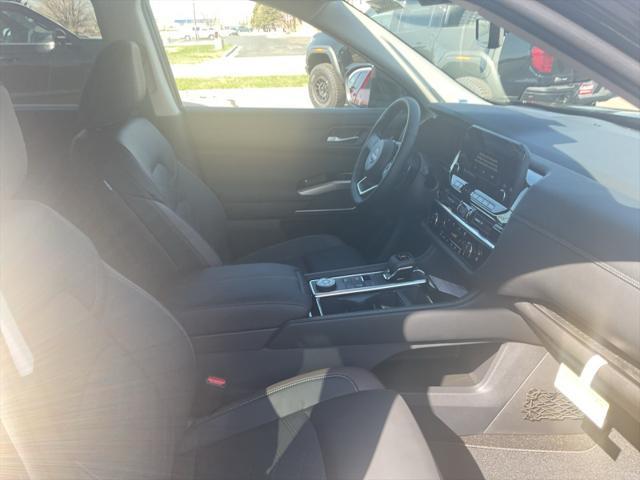new 2025 Nissan Pathfinder car, priced at $46,824