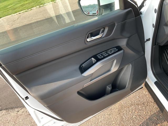 new 2025 Nissan Pathfinder car, priced at $50,404