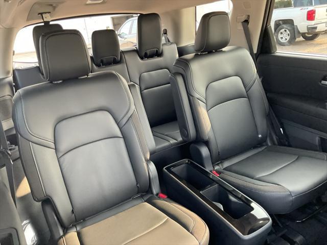 new 2025 Nissan Pathfinder car, priced at $50,404