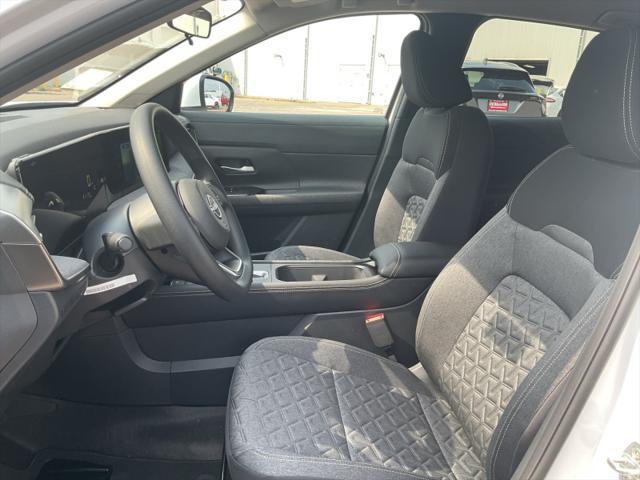new 2025 Nissan Kicks car, priced at $27,579