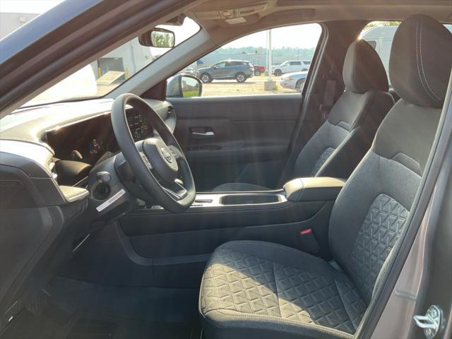 new 2025 Nissan Kicks car, priced at $29,079