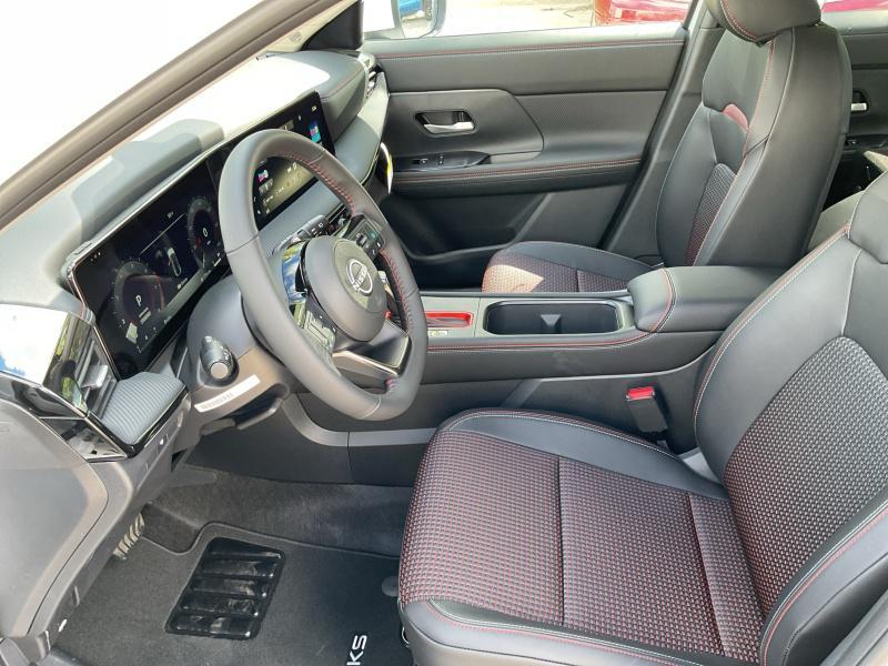 new 2025 Nissan Kicks car, priced at $29,534