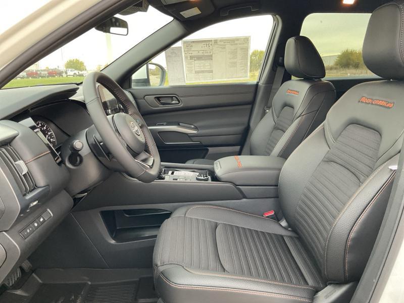 new 2025 Nissan Pathfinder car, priced at $40,019
