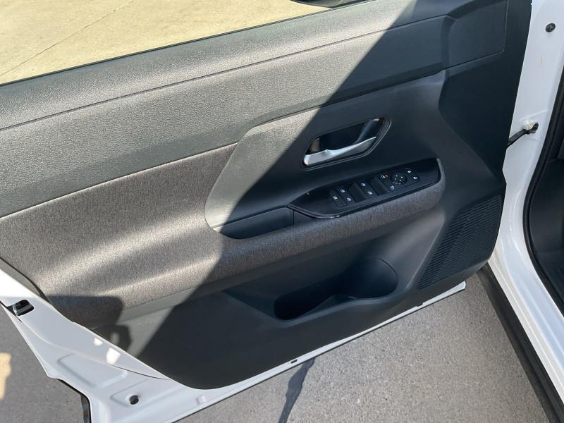 new 2025 Nissan Kicks car, priced at $26,579