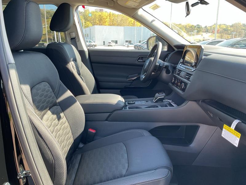 new 2025 Nissan Pathfinder car, priced at $35,874