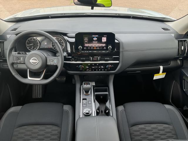 new 2025 Nissan Pathfinder car, priced at $43,674