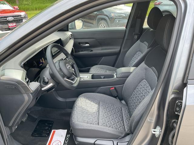 new 2025 Nissan Kicks car, priced at $27,579