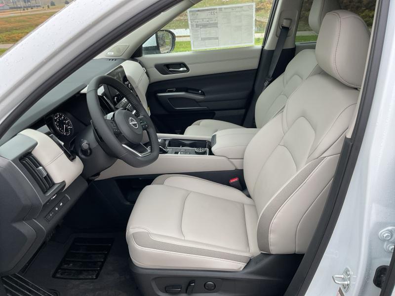 new 2025 Nissan Pathfinder car, priced at $45,464