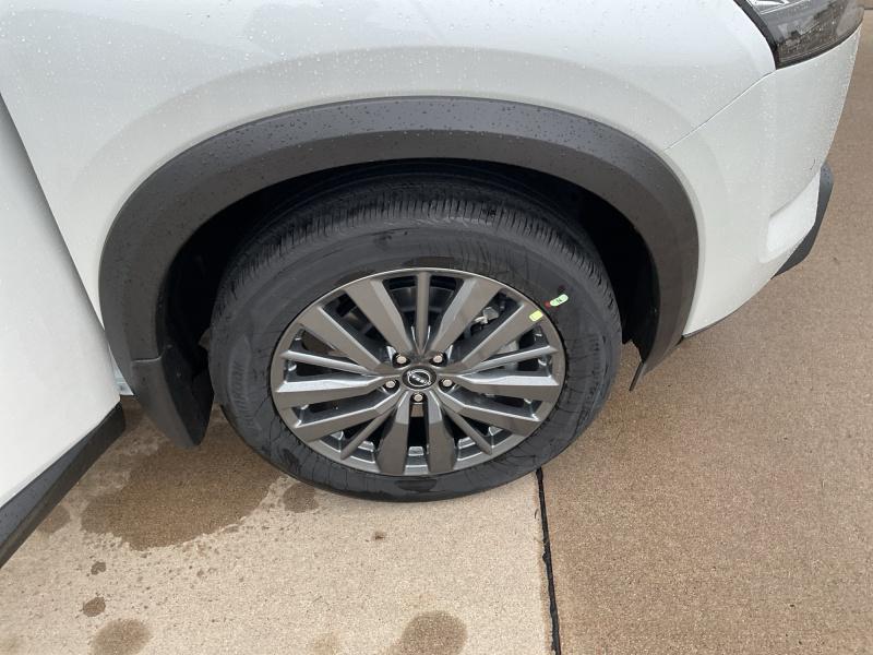 new 2025 Nissan Pathfinder car, priced at $45,464