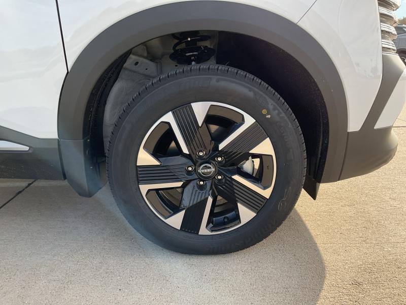 new 2026 Nissan Kicks car, priced at $28,424