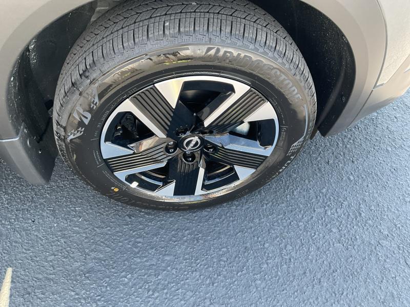 new 2025 Nissan Kicks car, priced at $27,929