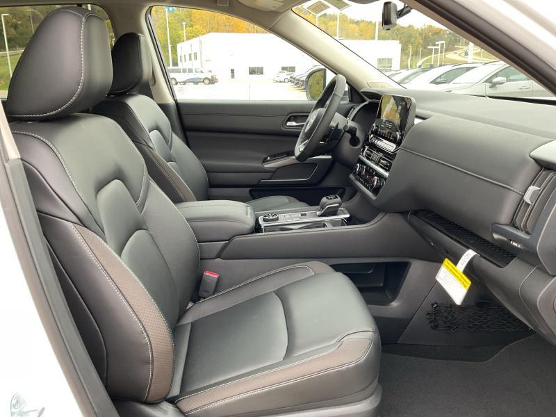 new 2025 Nissan Pathfinder car, priced at $45,799