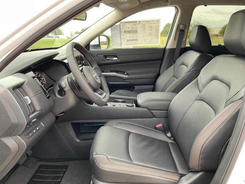 new 2025 Nissan Pathfinder car, priced at $45,799
