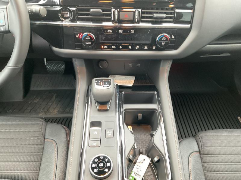 new 2025 Nissan Pathfinder car, priced at $40,019