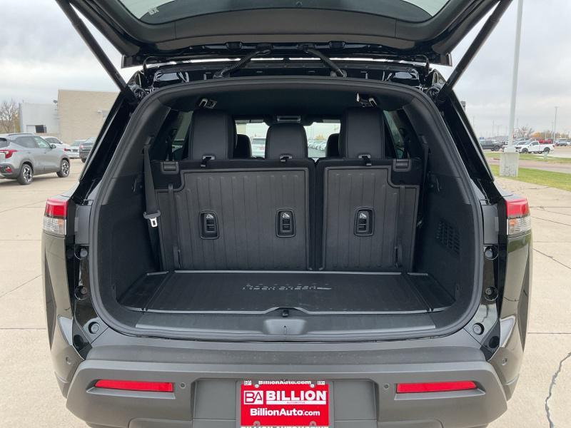 new 2025 Nissan Pathfinder car, priced at $40,019