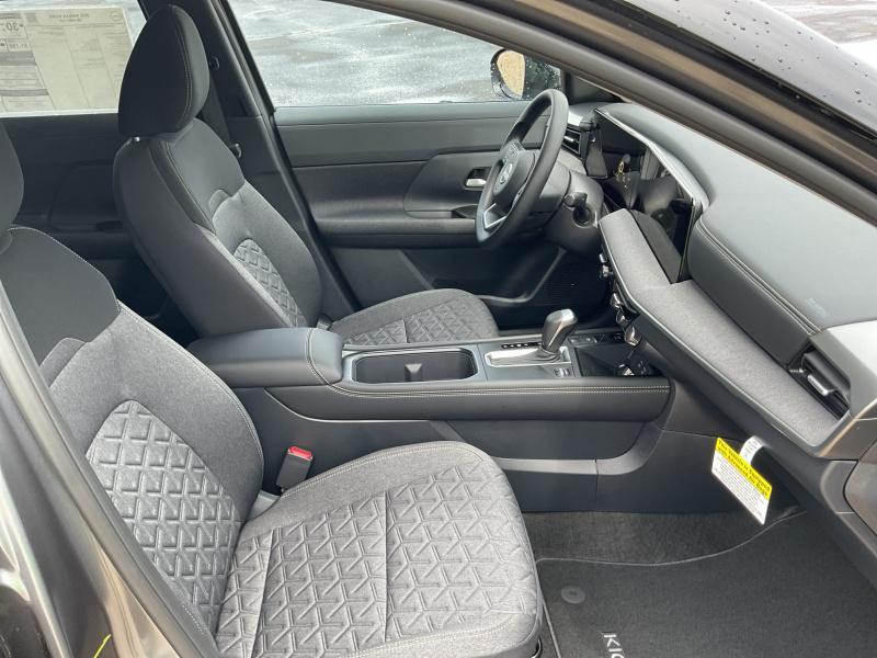 new 2025 Nissan Kicks car, priced at $27,669