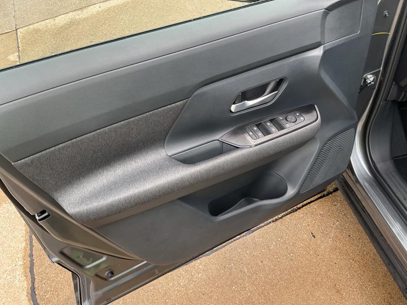new 2025 Nissan Kicks car, priced at $27,669