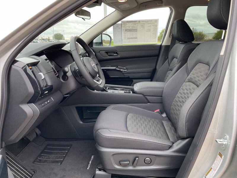new 2025 Nissan Pathfinder car, priced at $41,774
