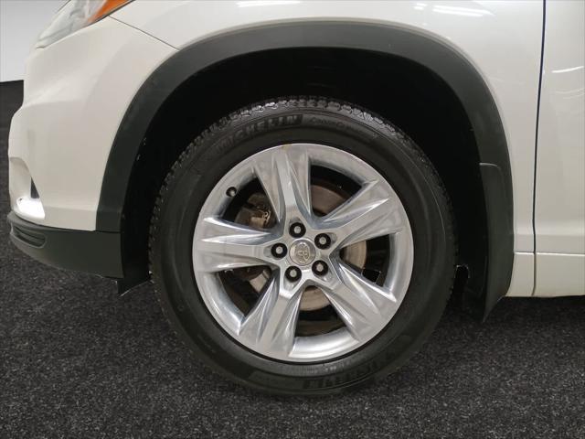 used 2015 Toyota Highlander car, priced at $18,998