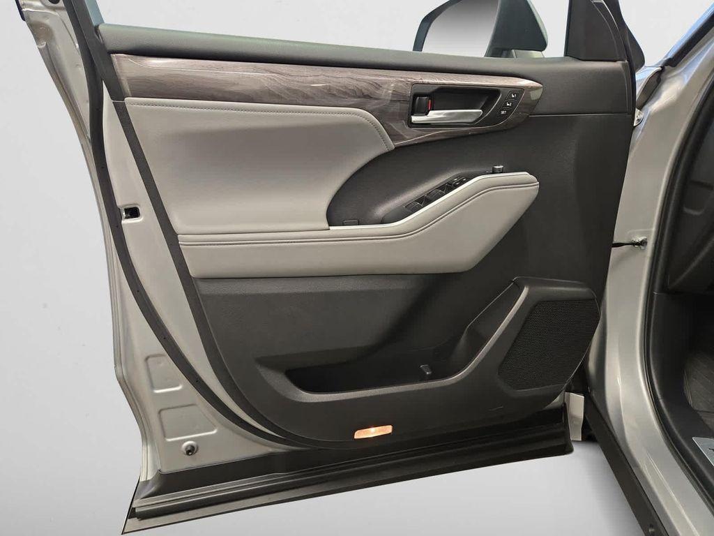 used 2024 Toyota Highlander car, priced at $42,898