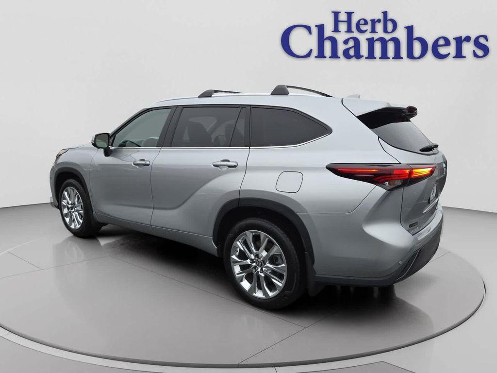 used 2024 Toyota Highlander car, priced at $42,898