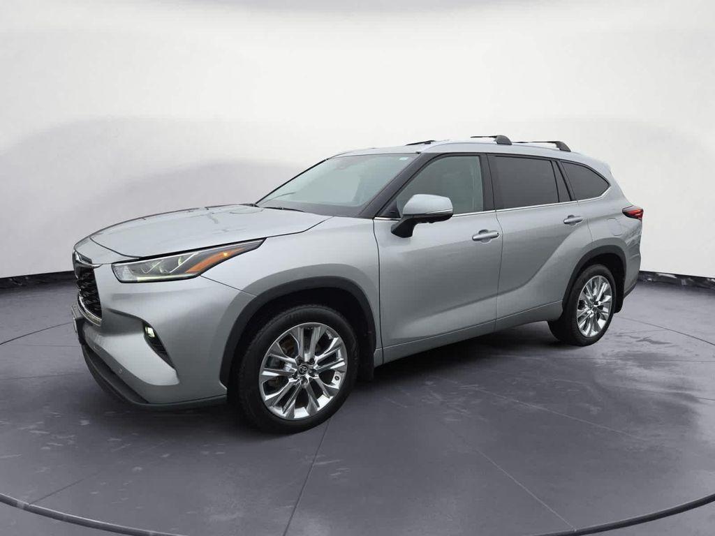 used 2024 Toyota Highlander car, priced at $44,997