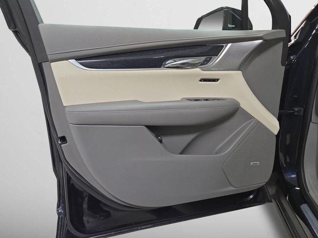 used 2022 Cadillac XT6 car, priced at $32,497