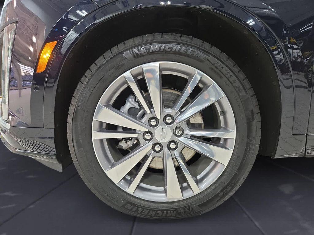 used 2022 Cadillac XT6 car, priced at $32,497