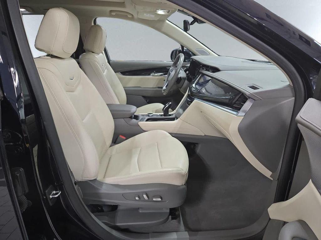 used 2022 Cadillac XT6 car, priced at $32,497