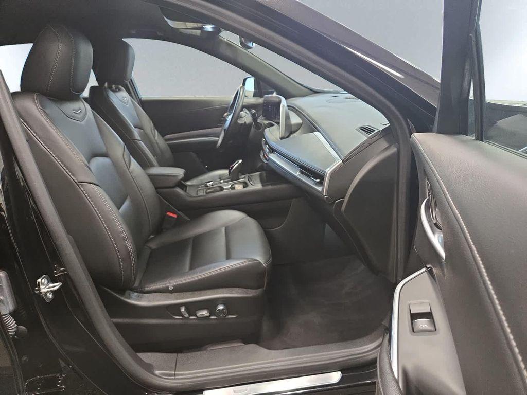 used 2024 Cadillac XT4 car, priced at $32,497
