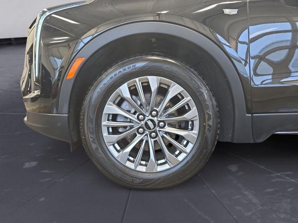 used 2024 Cadillac XT4 car, priced at $32,497