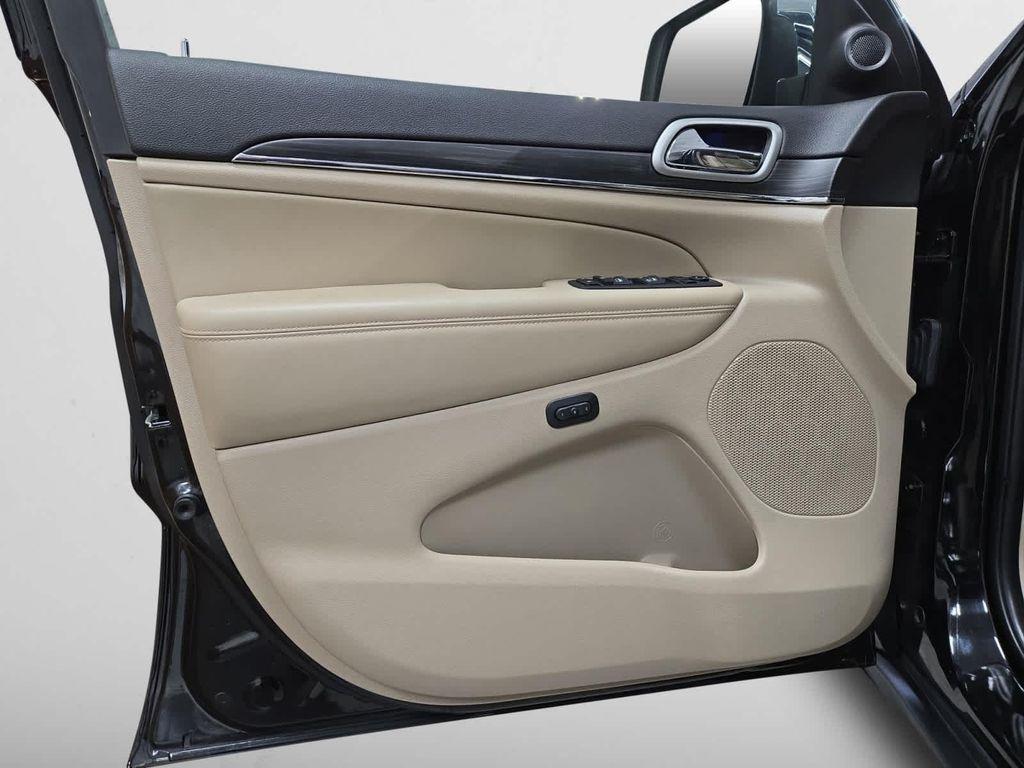 used 2021 Jeep Grand Cherokee car, priced at $22,897