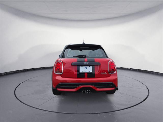 used 2022 MINI Hardtop car, priced at $25,998