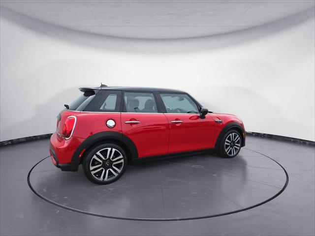 used 2022 MINI Hardtop car, priced at $25,998