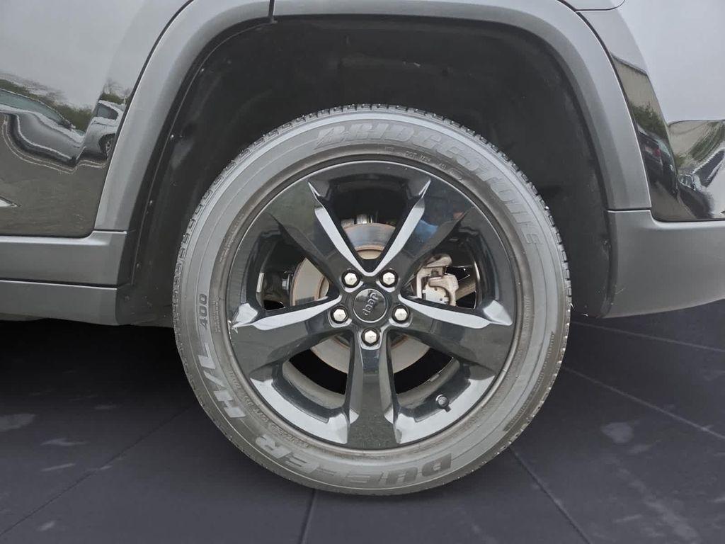 used 2023 Jeep Grand Cherokee car, priced at $32,497