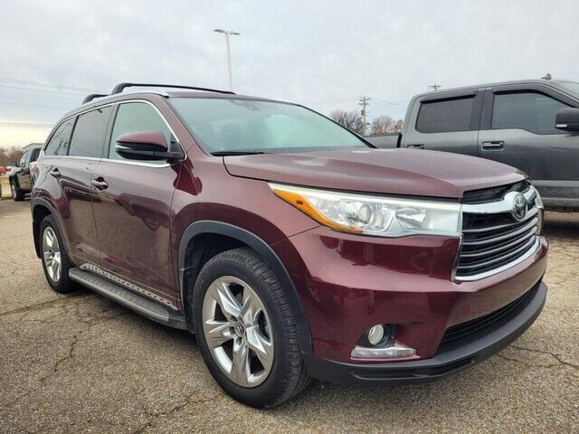 used 2016 Toyota Highlander car, priced at $26,707